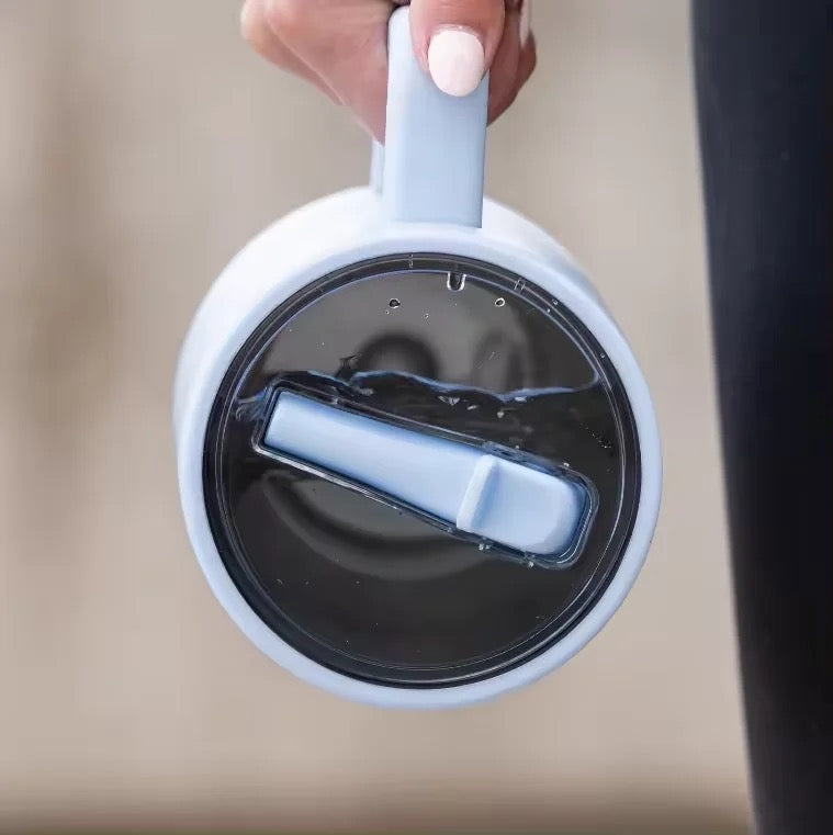 leakproof straw lid detail on insulated tumbler