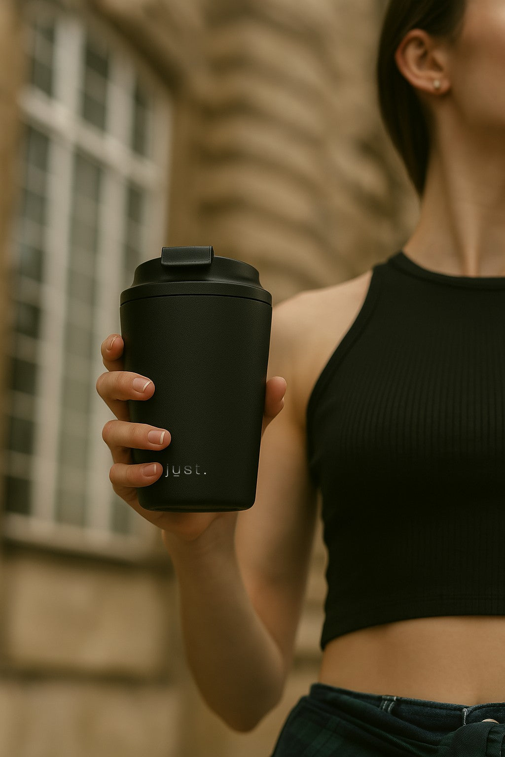 travel coffee cup in black - leakproof and BPA free